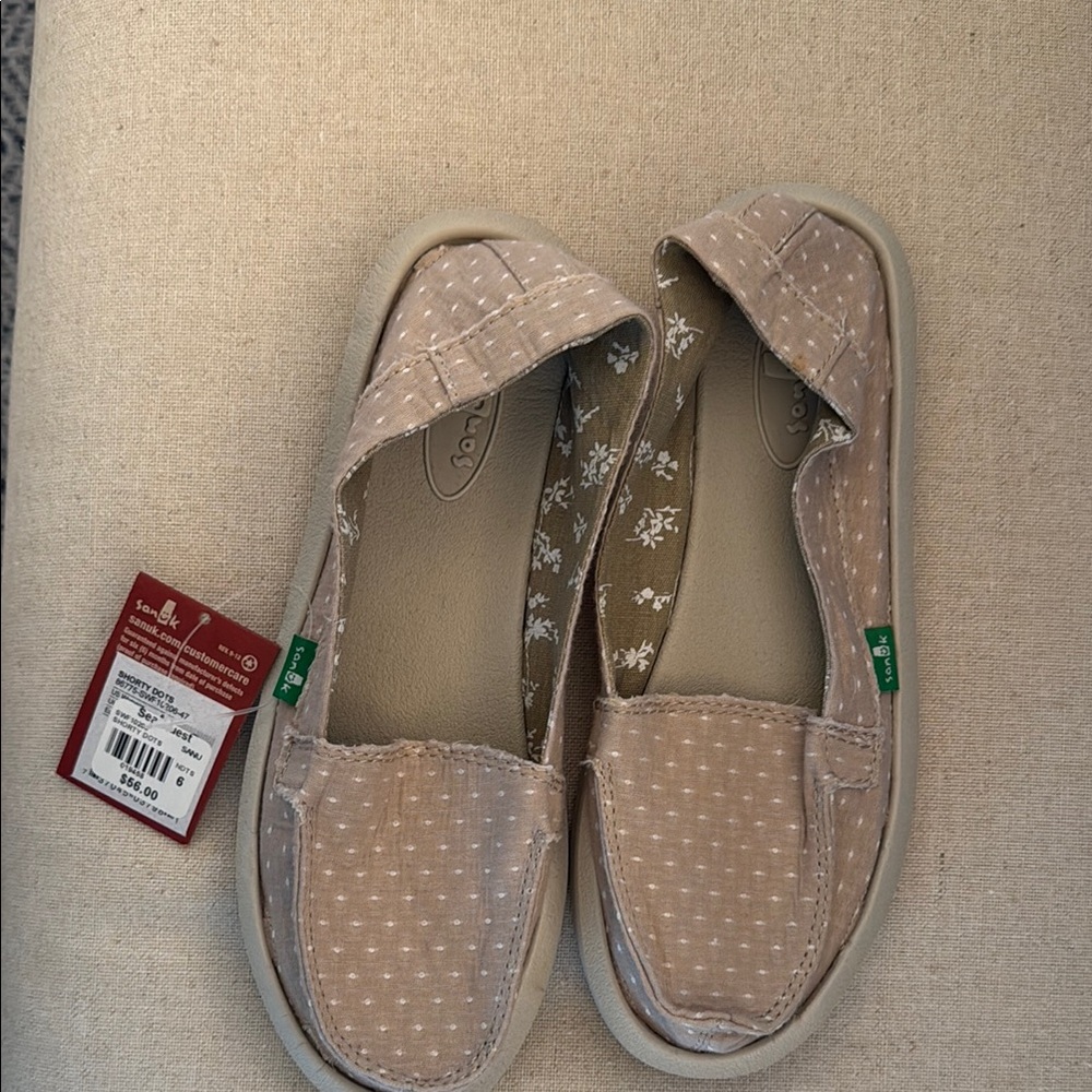 Women’s Sanuks